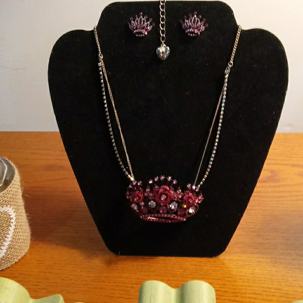 Betsey johnson earrings and necklace. - Picture 3 of 4